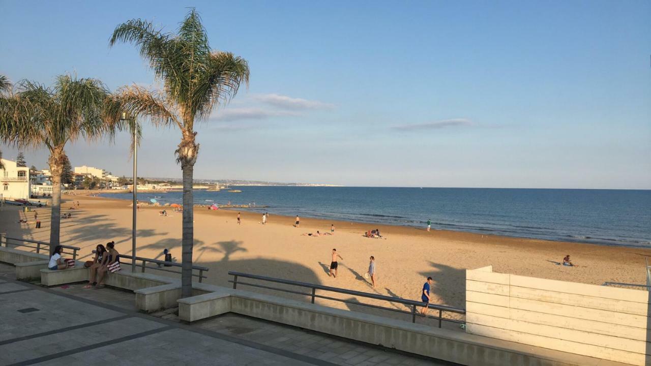 L'Onda Acomodação com café da manhã Marina di Ragusa Exterior foto