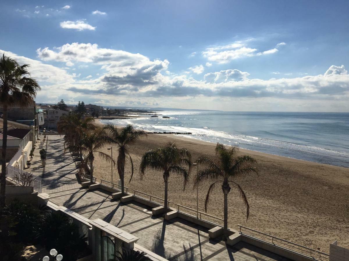 L'Onda Acomodação com café da manhã Marina di Ragusa Exterior foto